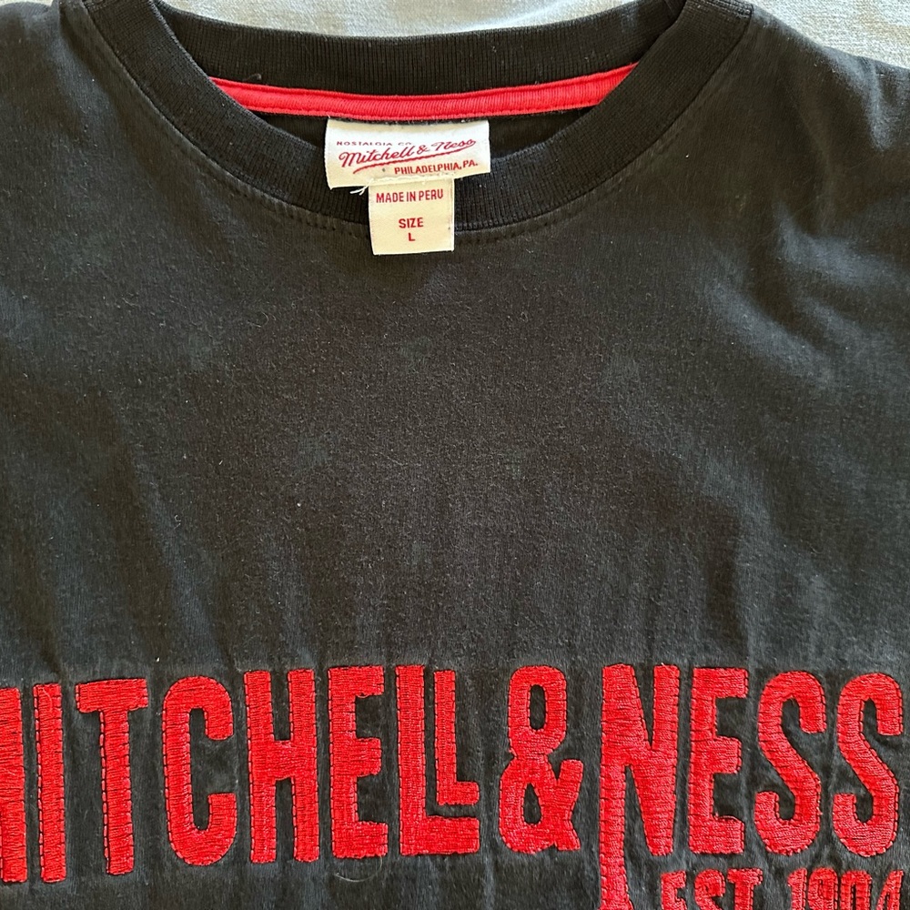 Authentic MITCHELL & NESS shirt - Picture 2 of 3